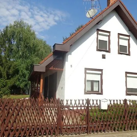 Apartment Itt Lazulj! Vendeghaz